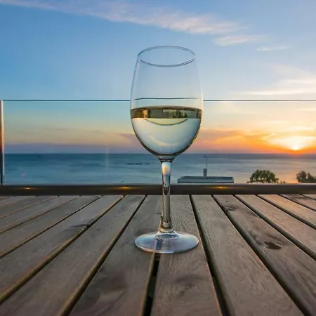 Seaview Attica Apartamento